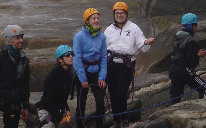 group rock climbing course for middle schoolers